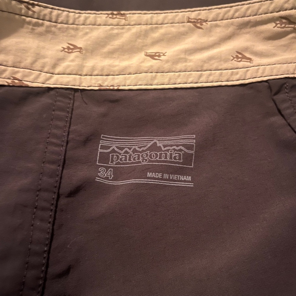 Patagonia Men's Charcoal Shorts Size 34 - Picture 3 of 3